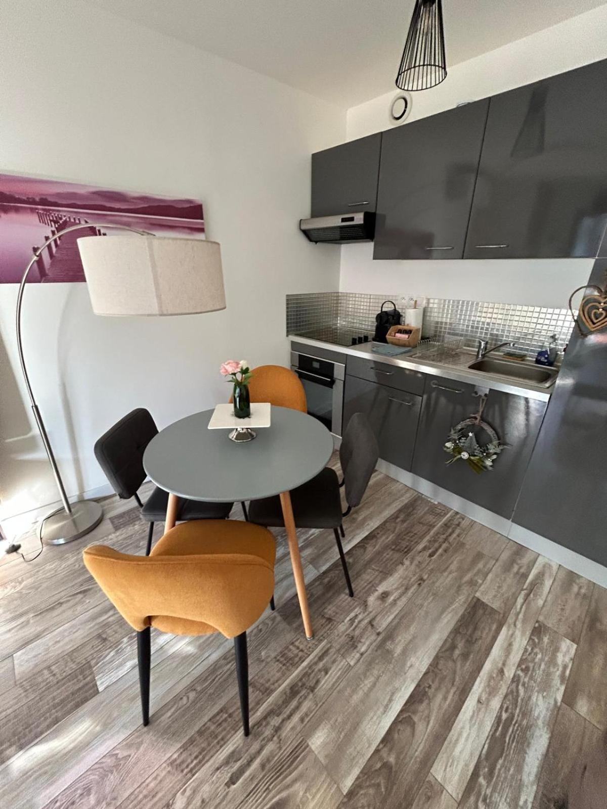 F2 Hypercentre Terrasse Talleyrand Реймс Екстериор снимка